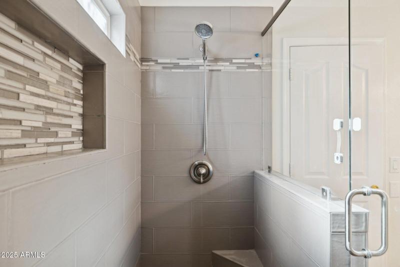 21-web-or-mls-28826-n-45th-st