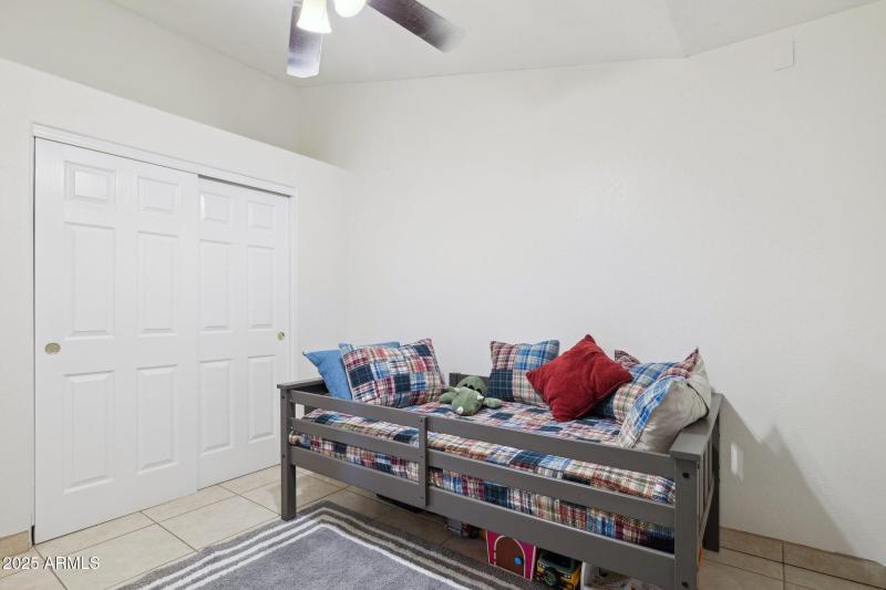 23-web-or-mls-28826-n-45th-st