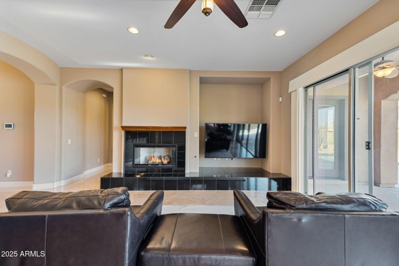 14-web-or-mls-Done Interior-23