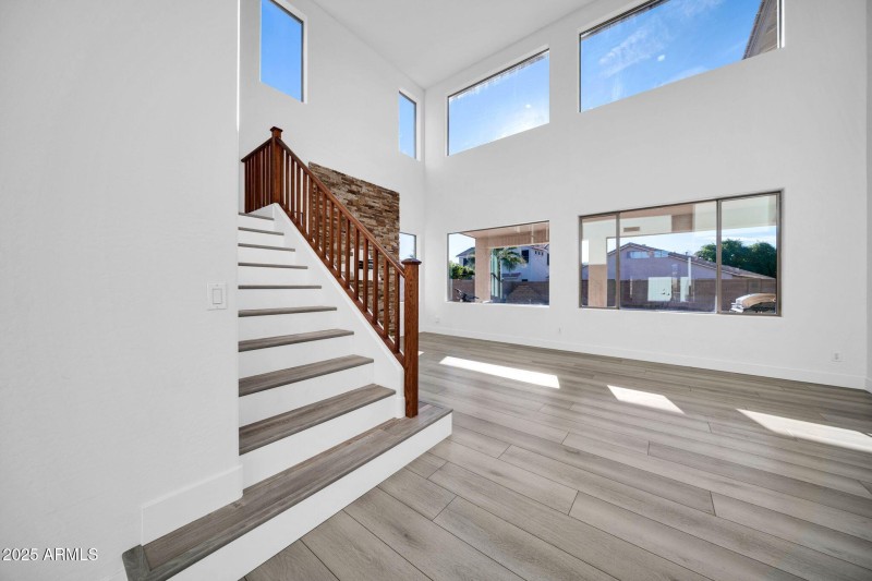 16529 W Saguaro Ln-5