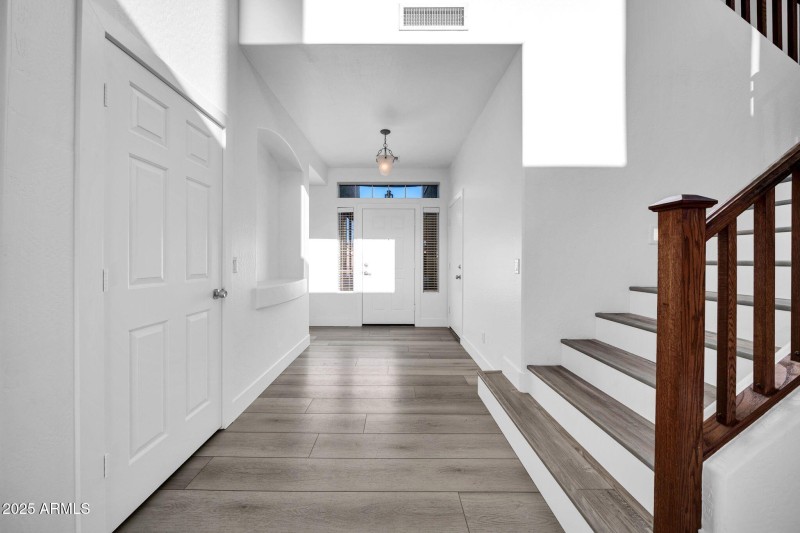 16529 W Saguaro Ln-11