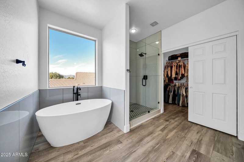 16529 W Saguaro Ln-26