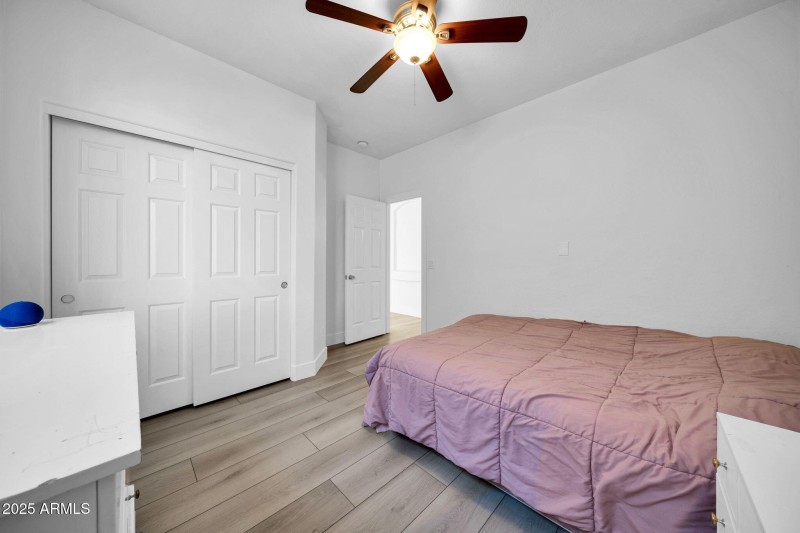 16529 W Saguaro Ln-28