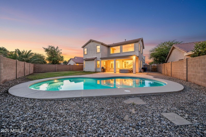 16529 W Saguaro Ln-56