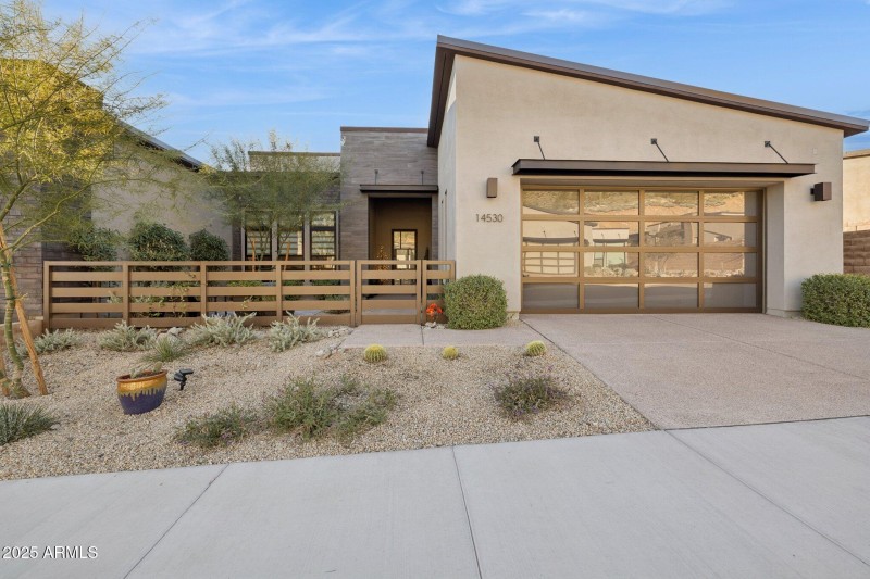 1-web-or-mls-14530-e-adero-canyon-dr