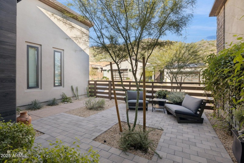 6-web-or-mls-14530-e-adero-canyon-dr