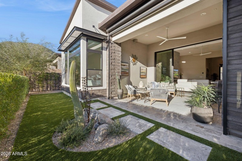 45-web-or-mls-14530-e-adero-canyon-dr