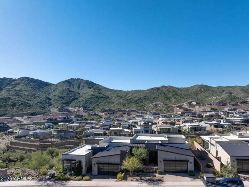 56-web-or-mls-14530-e-adero-canyon-dr