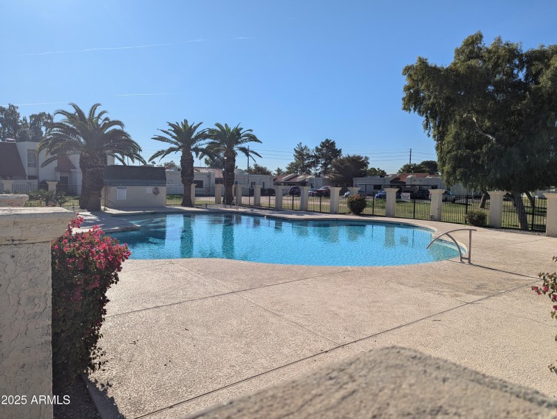 PXL_20251202_172527045