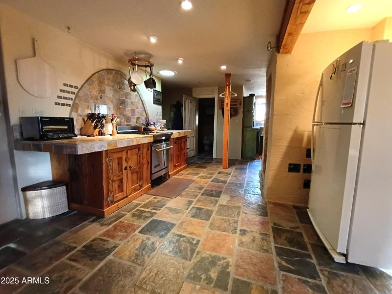 Spacious Country Style Kitchen