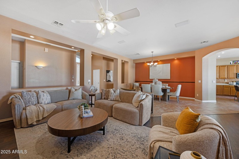 8-web-or-mls-17607-w-eagle-dr