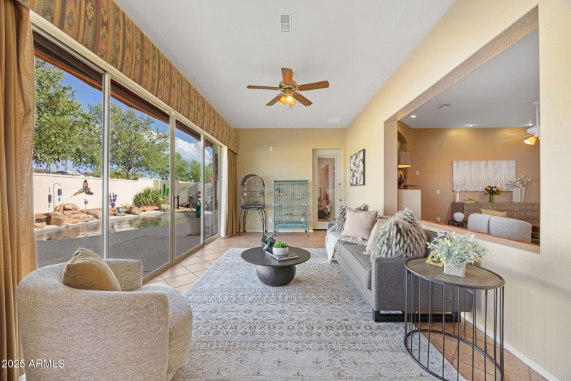 11-web-or-mls-17607-w-eagle-dr