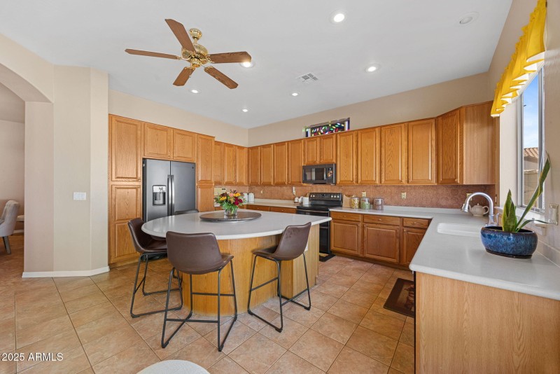 19-web-or-mls-17607-w-eagle-dr