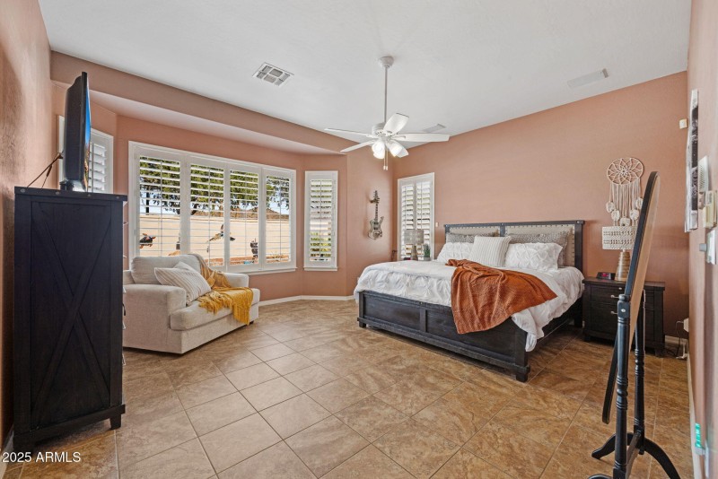 23-web-or-mls-17607-w-eagle-dr