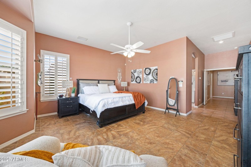 24-web-or-mls-17607-w-eagle-dr