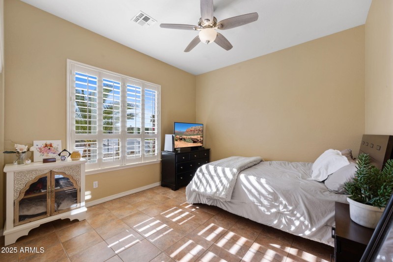 30-web-or-mls-17607-w-eagle-dr