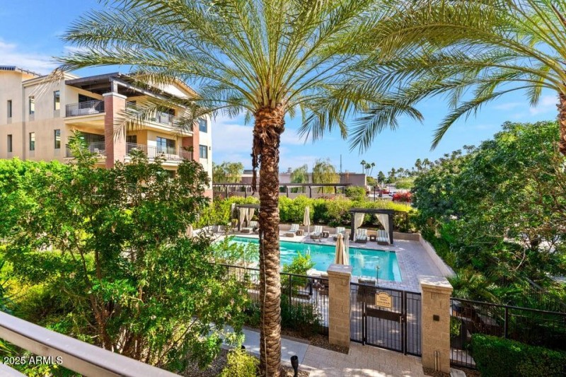 Enclave Unit 2008-33