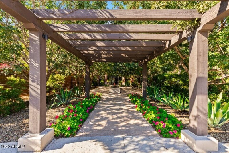 Enclave Unit 2008-46