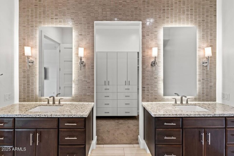 Enclave Unit 2008-28