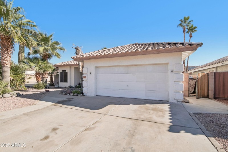 2-web-or-mls-N 42nd Ave-S0612-002