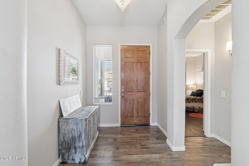 5-web-or-mls-N 42nd Ave-S0612-005