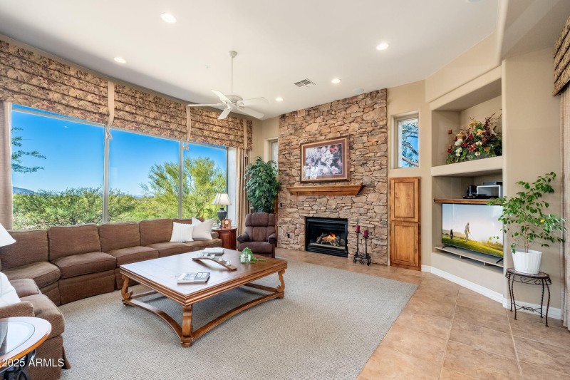 9726 E Cavalry Dr - 14