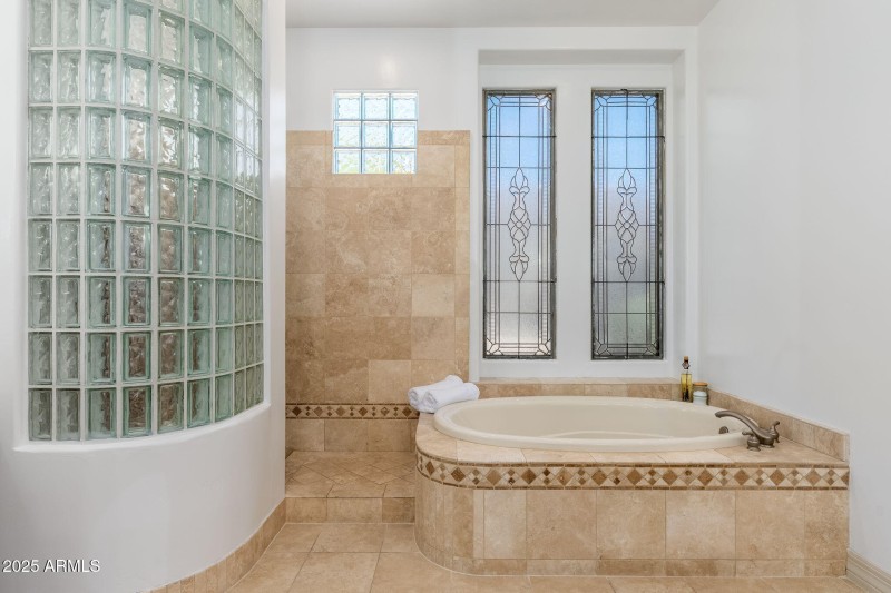 9726 E Cavalry Dr - 31