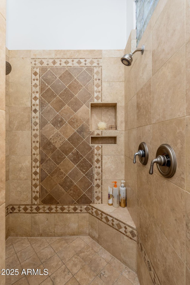 9726 E Cavalry Dr - 33