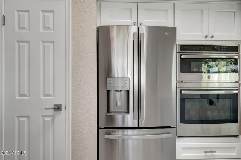 17_10559_N_104th_Place__17_mls