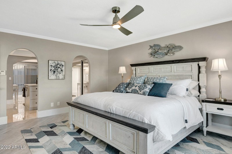 23_10559_N_104th_Place__23_mls