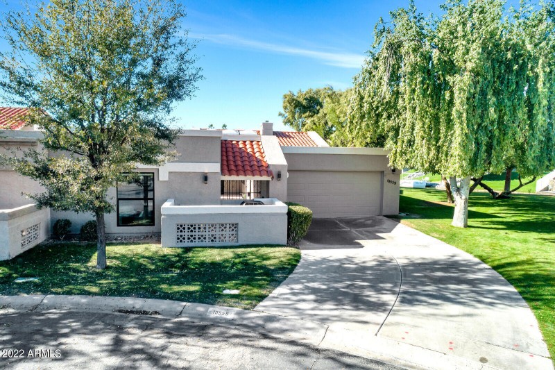 51_10559_N_104th_Place__51_mls