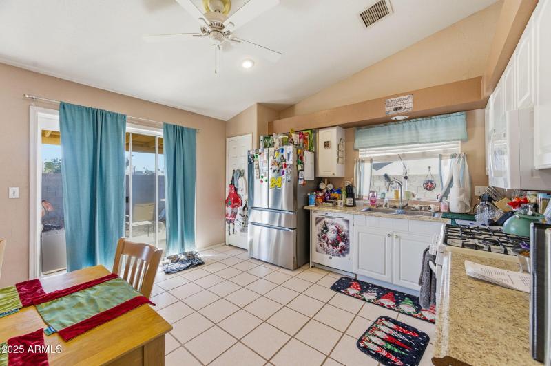 13-web-or-mls-8735 W Pineveta Dr-13