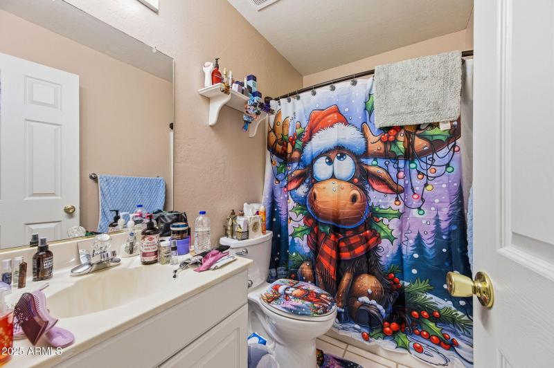 15-web-or-mls-8735 W Pineveta Dr-15