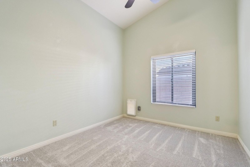 20-web-or-mls-E Winona St-S0612-026