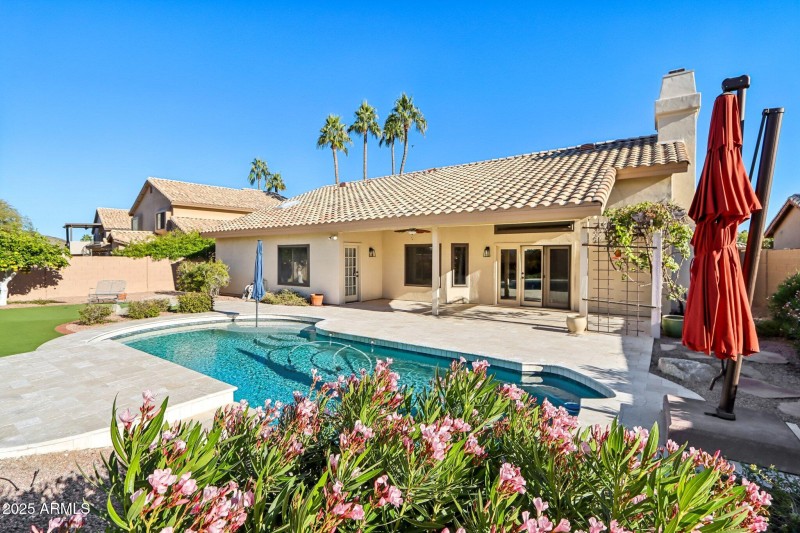 30-web-or-mls-E Winona St-S0612-041