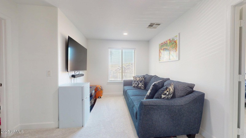 269-S-165th-Dr-12052025_081010