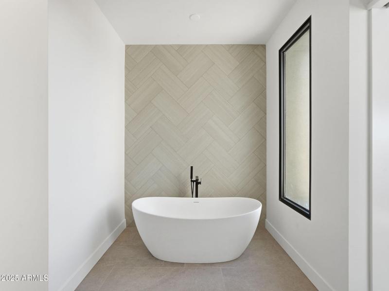 015_Primary Bathroom