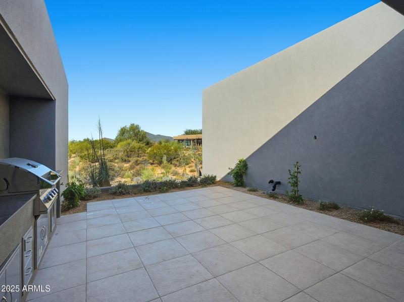 030_Covered PatioBBQ