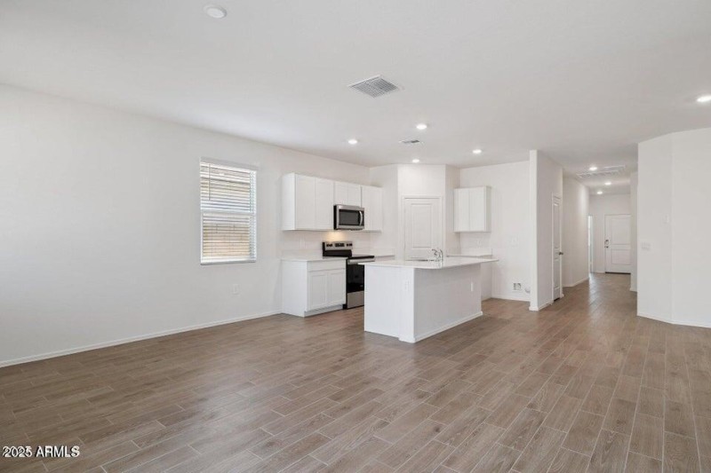 Lot 17 Dove kitchen-Grt rm