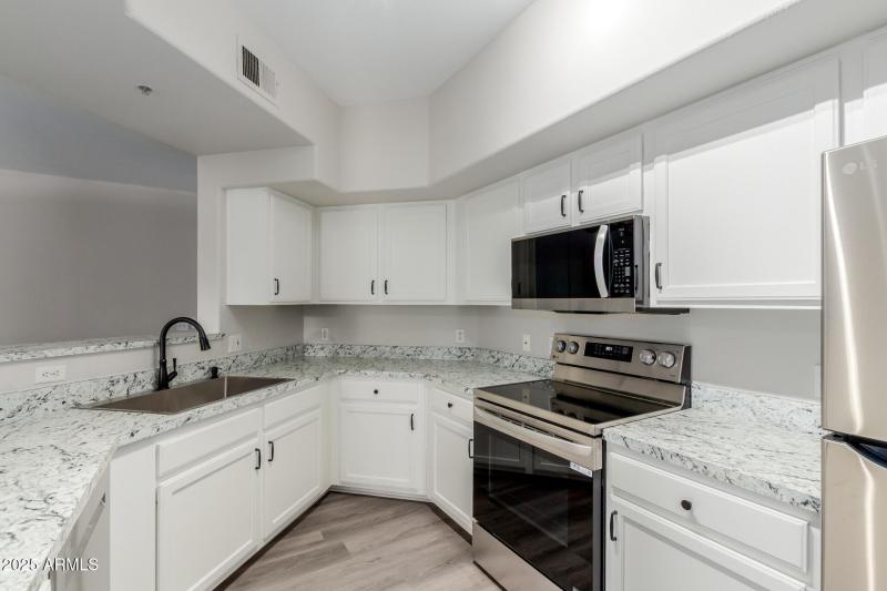 phoenix-biltmore-1-bedroom-condo-kitchen