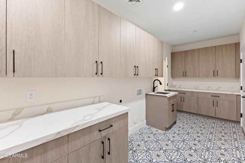 27589 N 61st Pl-----1