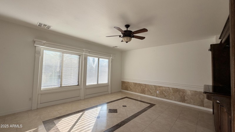 2025-12-07_15-33-00_998