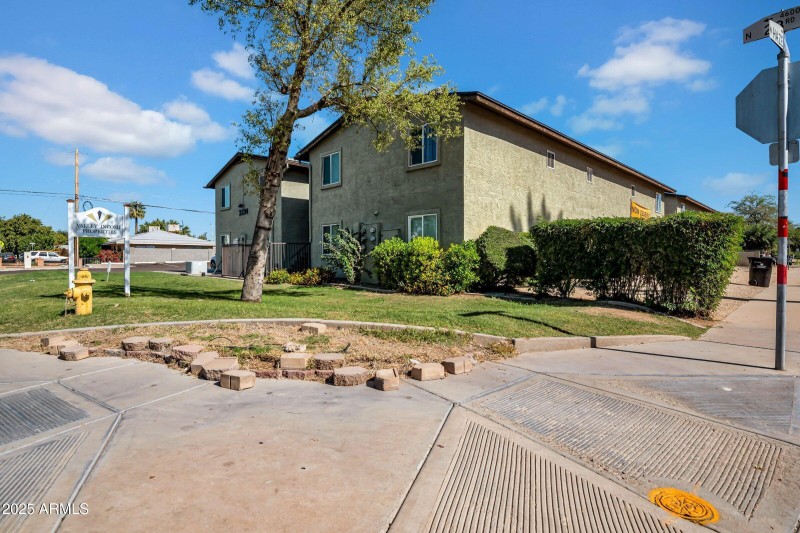 4-custom-2234 W Hazelwood St-4