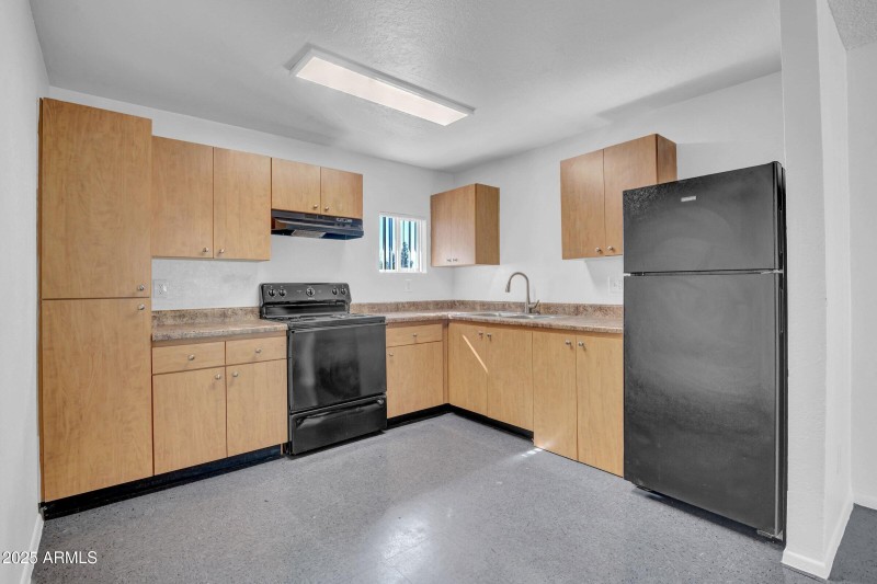 18-custom-2234 W Hazelwood St-18
