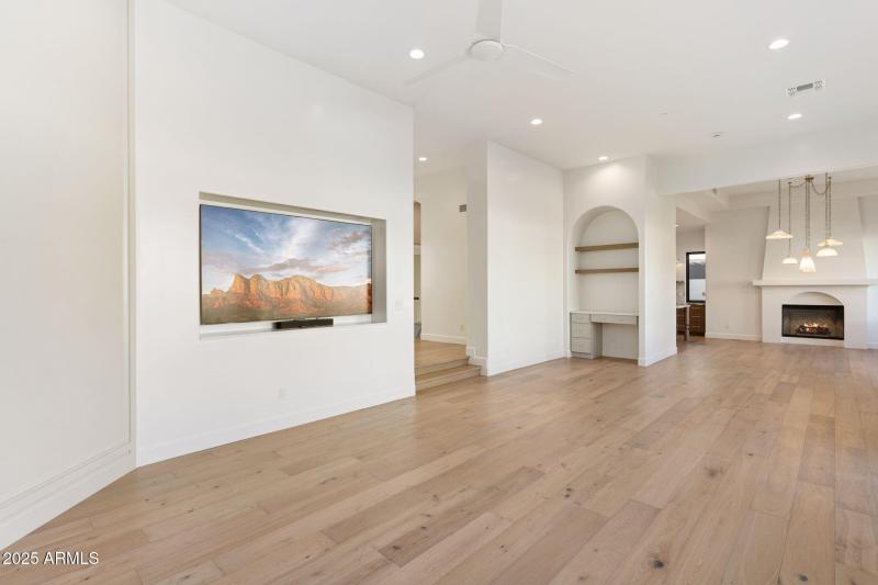 8-web-or-mls-8916-e-camino-del-santo