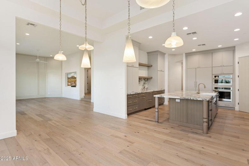 12-web-or-mls-8916-e-camino-del-santo