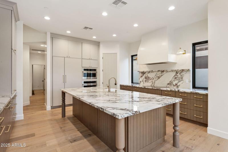 14-web-or-mls-8916-e-camino-del-santo