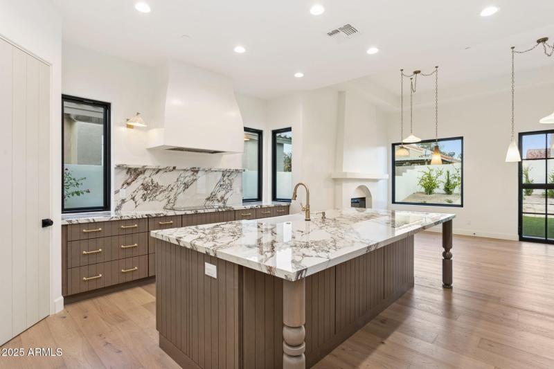 19-web-or-mls-8916-e-camino-del-santo