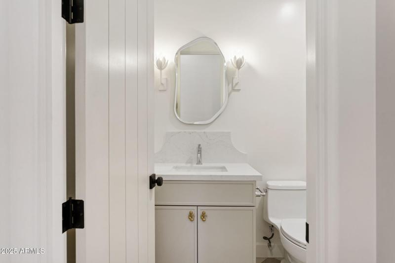 21-web-or-mls-8916-e-camino-del-santo