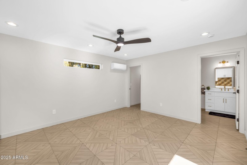 Full Bathroom and Closet in Casita